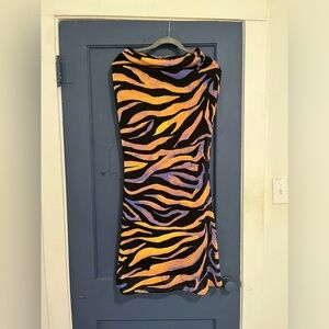 Boohoo mesh maxi skirt. No slits and Bodycon true to size